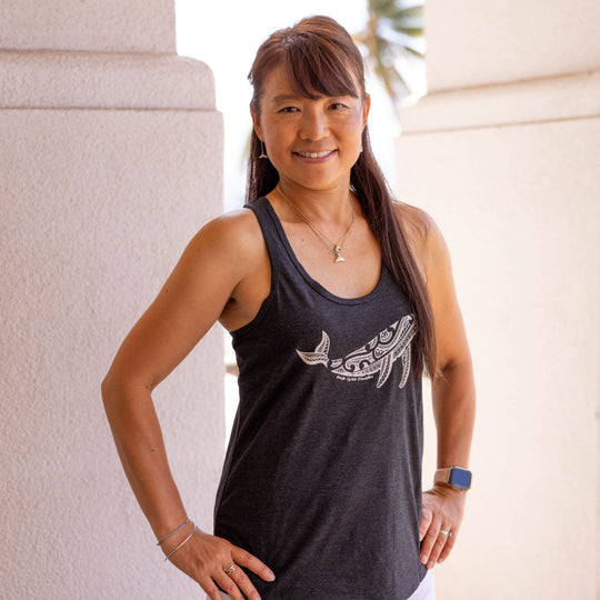 Tahiti Whale Women's Racer Tank